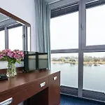 Marina Hotel