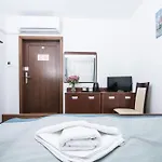 Marina Hotel *