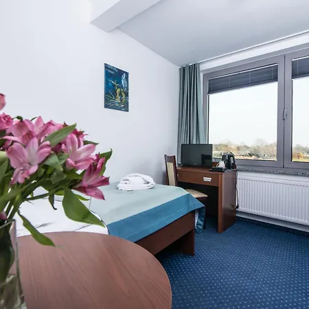 Marina Hotel *