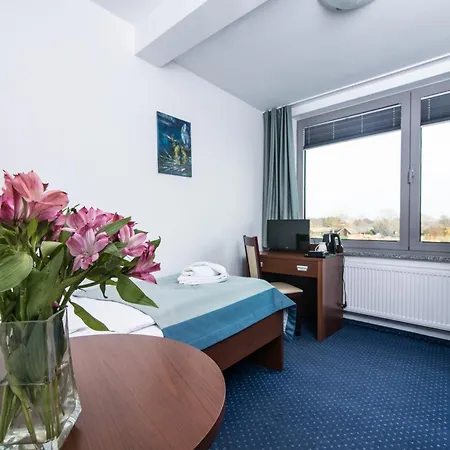 Marina Hotel *