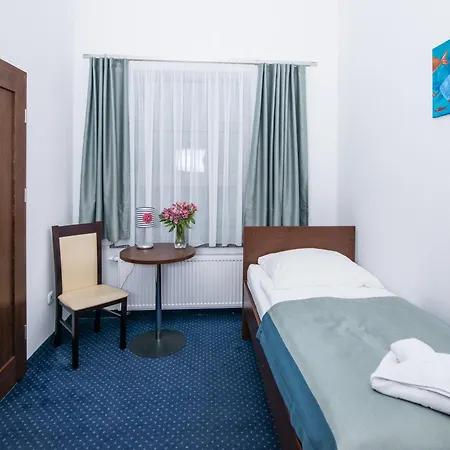 Marina Hotel *